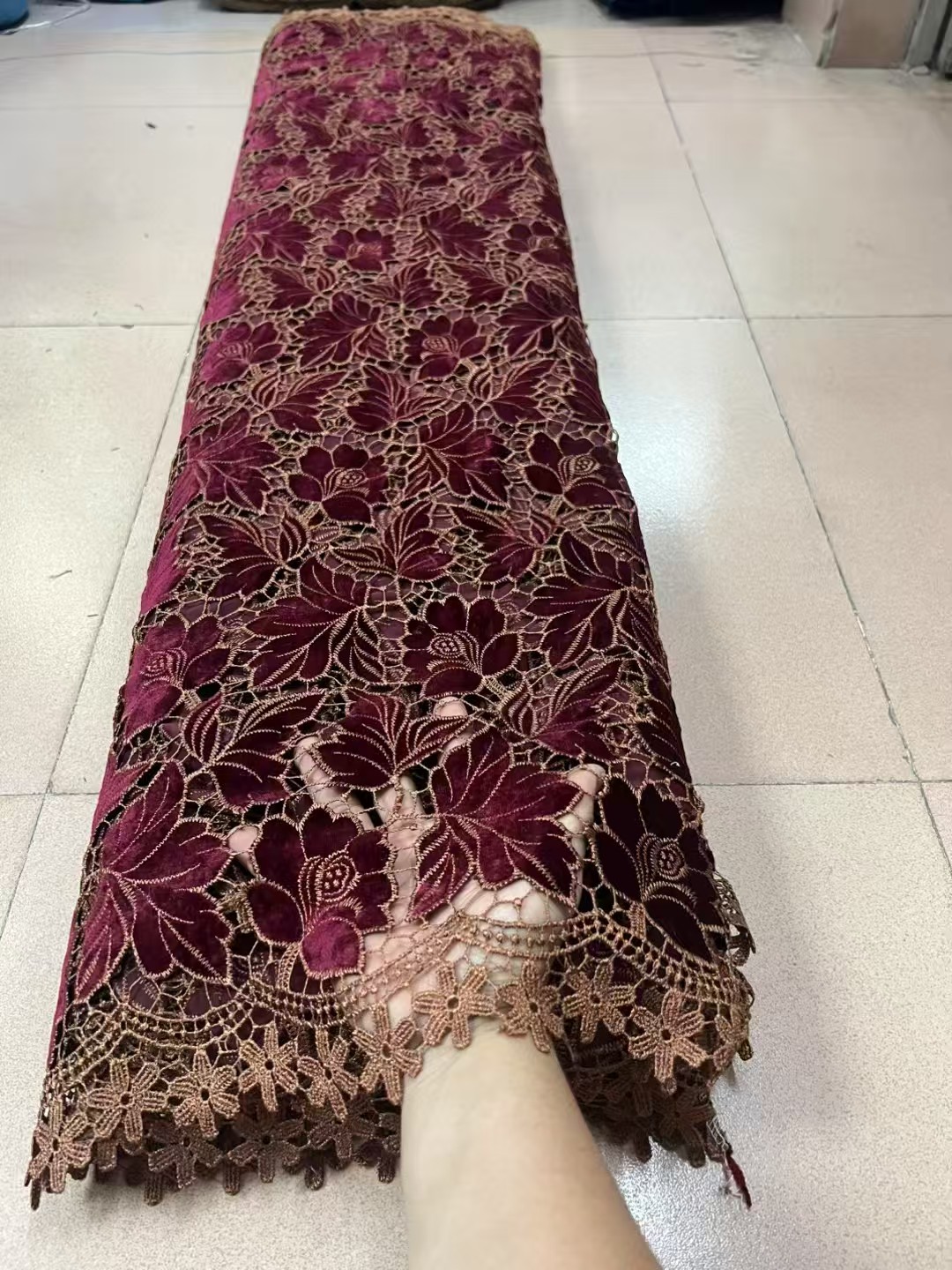 Африканская бархатная кружевна – обзор и цена Velvet Fabric Embroidery